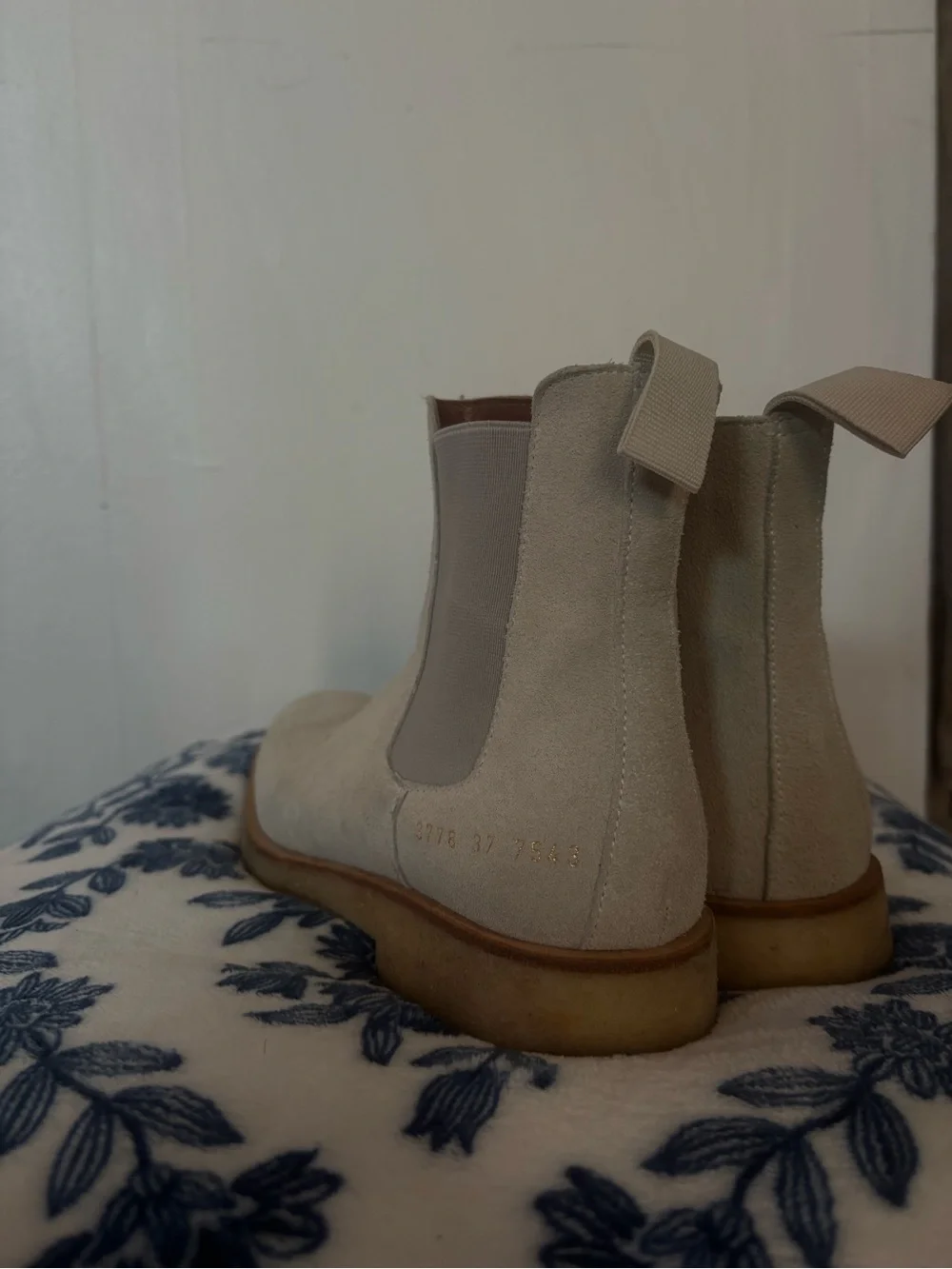 Common Projects Woman Suede Chelsea 37